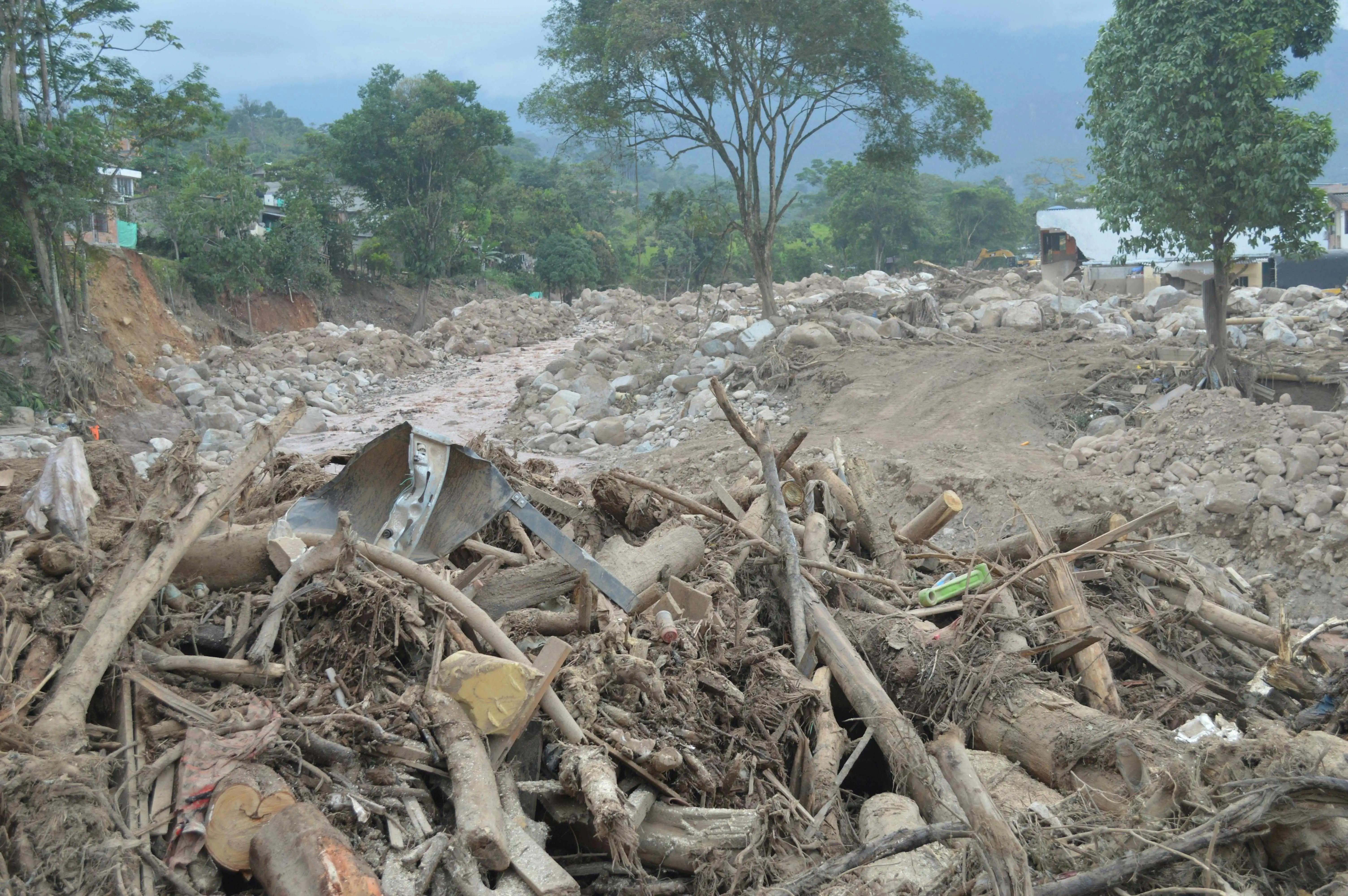 Banjir & Longsor: Mengapa Selalu Terulang Tiap Tahun?