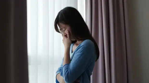 Mengapa Wanita Menjadi Lebih Sensitif Saat Menstruasi?