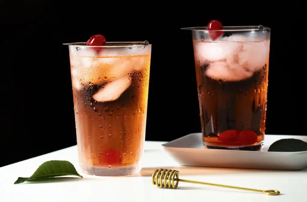 Kenapa Es Batu Gak Tenggelam? Yuk, Simak Fakta Uniknya!