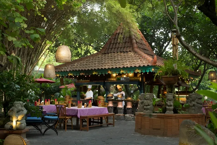 Staycation di Surabaya? Ini 5 Hotel Paling Ikonik yang Wajib Kamu Coba!