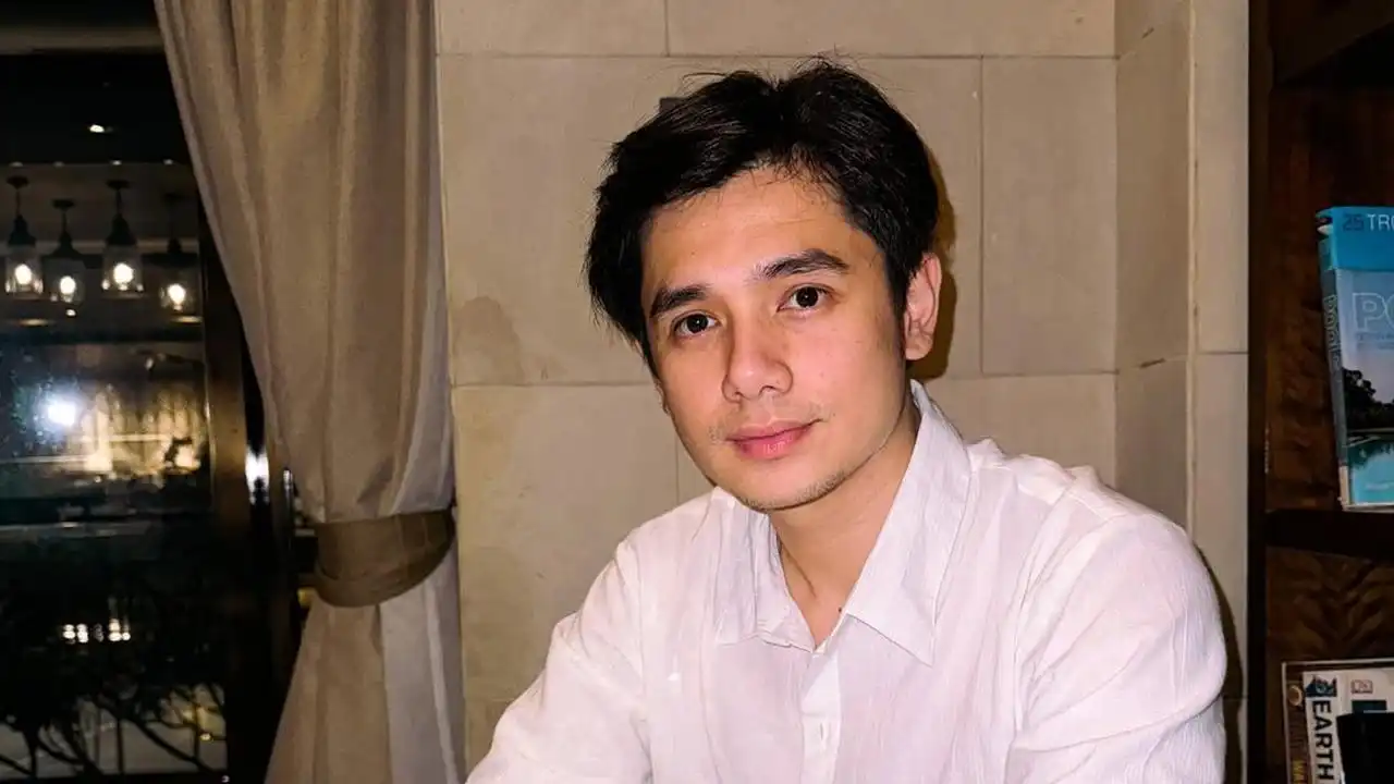 Bekal Wajib Randy Martin di Lokasi Syuting "Beri Cinta Waktu": iPad, Mi Instan, dan Rahasia Tetap Waras!