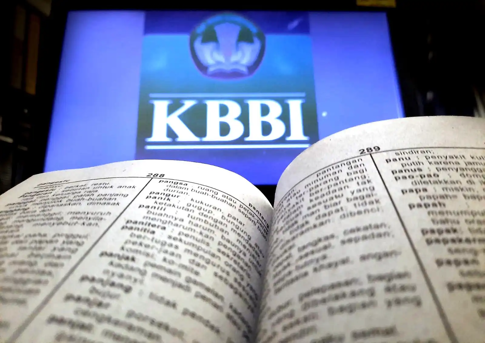 Evolusi Kosakata KBBI Merangkum Fenomena Gaya Hidup Modern