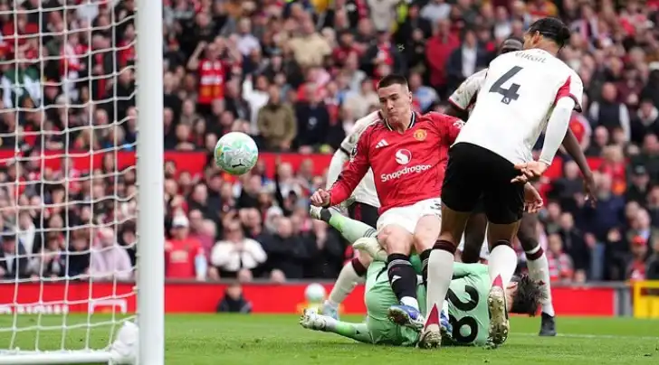 Malam Penuh Drama di Old Trafford: Manchester United vs Liverpool dan Cerita yang Berubah Berkali-Kali