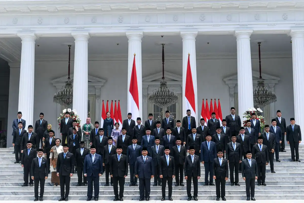 Dinamika Reshuffle: Antara Raport Merah, Catur Politik, dan Kebutuhan Zaman