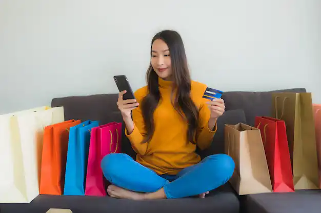 Tren Belanja Online Warga Surabaya: Dari Marketplace ke Live Shopping
