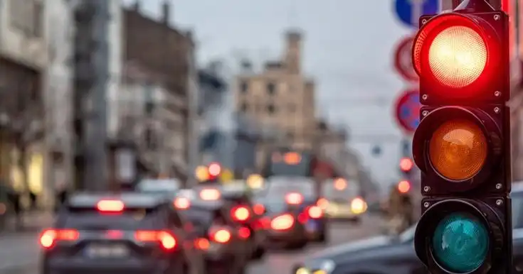 Kecerdasan Buatan yang Mengambil Alih Kendali Lampu Merah di Singapura