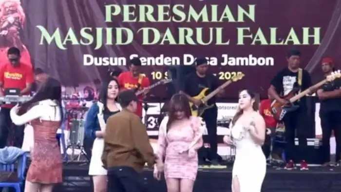 Peresmian Masjid Nurul Huda Viral: Ada Dangdut Koplo?
