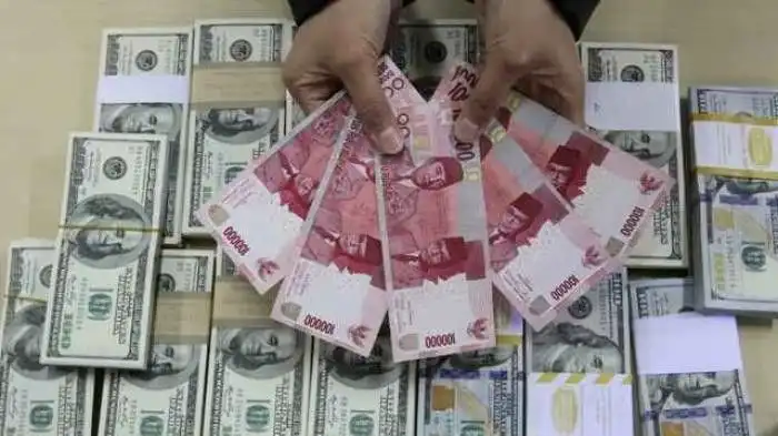 Rupiah Menguat ke Rp16.732 per USD, Ditopang Sentimen Global Positif dan Intervensi BI