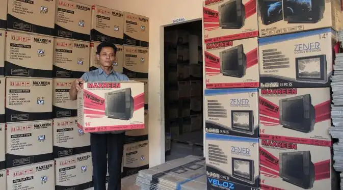 Kisah Inspiratif Muhammad Kusrin: Lulusan SD yang Sulap Limbah Elektronik Jadi TV Murah Berstandar SNI