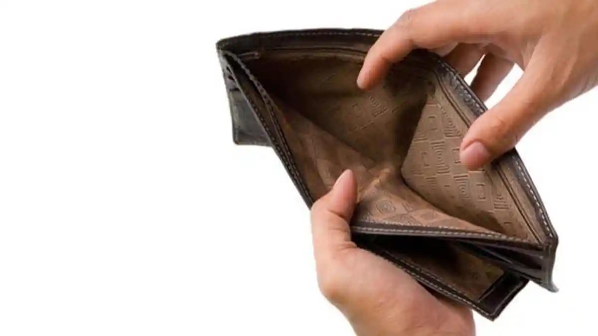 Fenomena In This Economy: Saat Uang Seolah Lari dari Dompet
