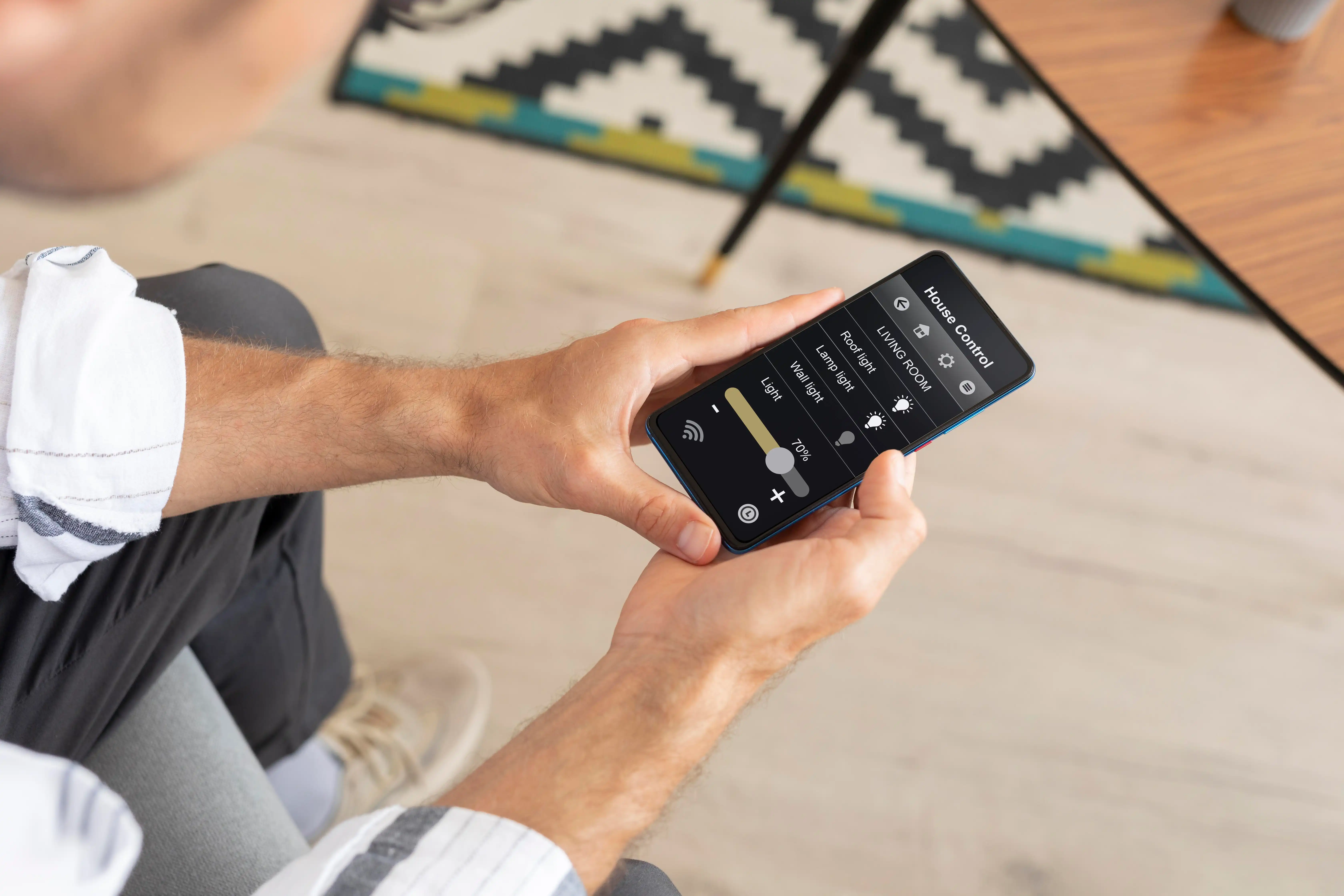 Jangan Panik! Ini 3 Cara Ubah HP Kamu Jadi Remote TV dan AC