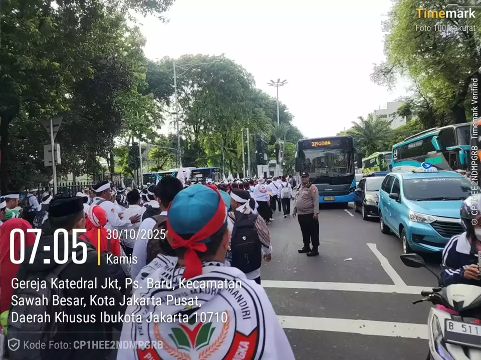 Aspirasi Guru Menggema di Monas Jakarta