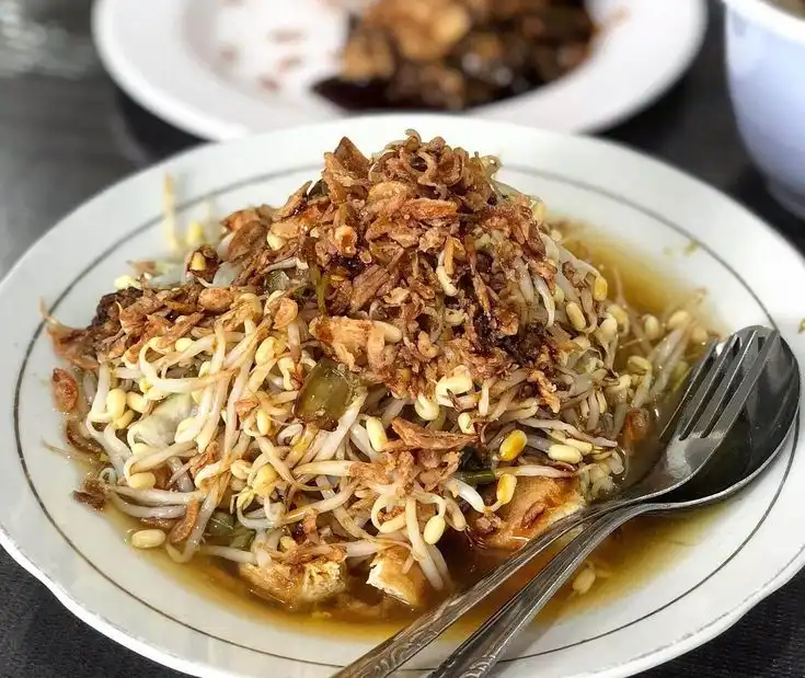 Mengenal Sejarah Lontong Balap, Makanan Legendaris Khas Surabaya yang Penuh Kisah