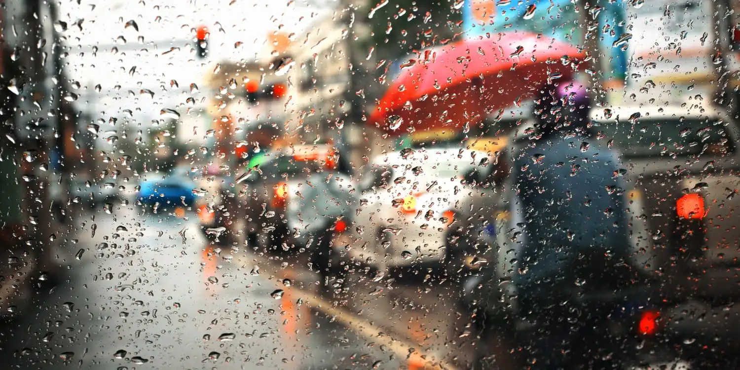 Waspada! Mikroplastik Air Hujan Ancam Kulitmu