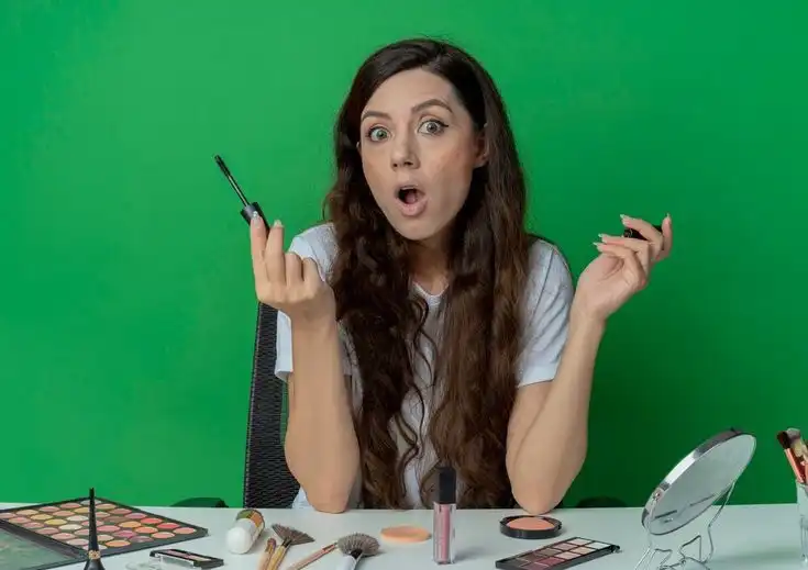 Maskara Kering? Jangan Dibuang Dulu, Trik Air Hangat Ini Bisa Selamatkan Bulu Matamu