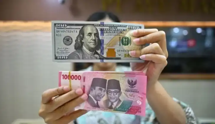 Rupiah Kehilangan Tenaga: Melemah di Tengah Sentimen Risk-Off