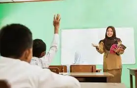 Di Tengah Krisis Pendidikan, Kemendikdasmen Umumkan ‘Bulan Guru Nasional’: Gimmick atau Gerakan Nyata?