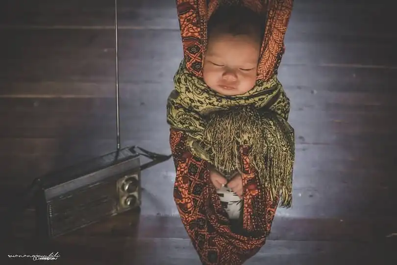 Bapukung: Kearifan Lokal Dayak dan Banjar dalam Menimang Buah Hati dengan Posisi Duduk