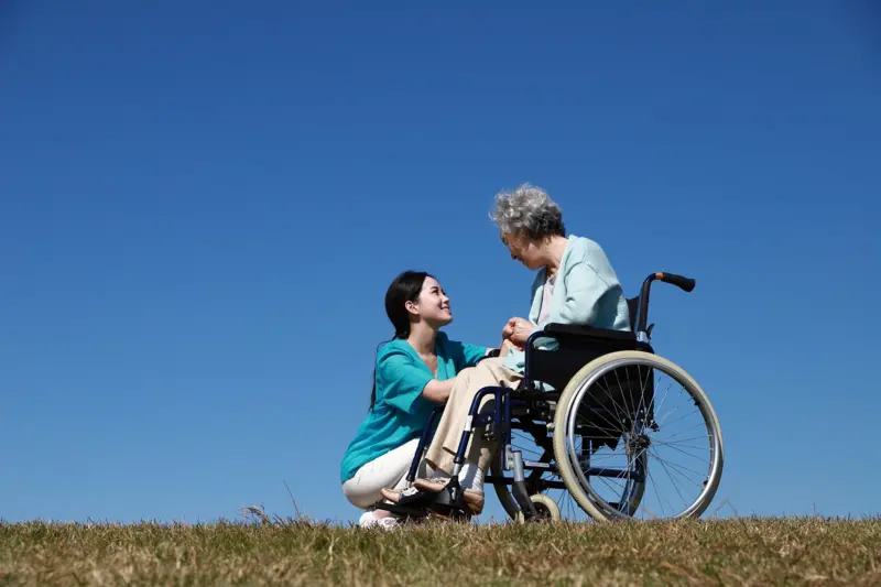 Pengorbanan Sunyi Para Caregiver Keluarga Pahlawan Tanpa Tanda Jasa