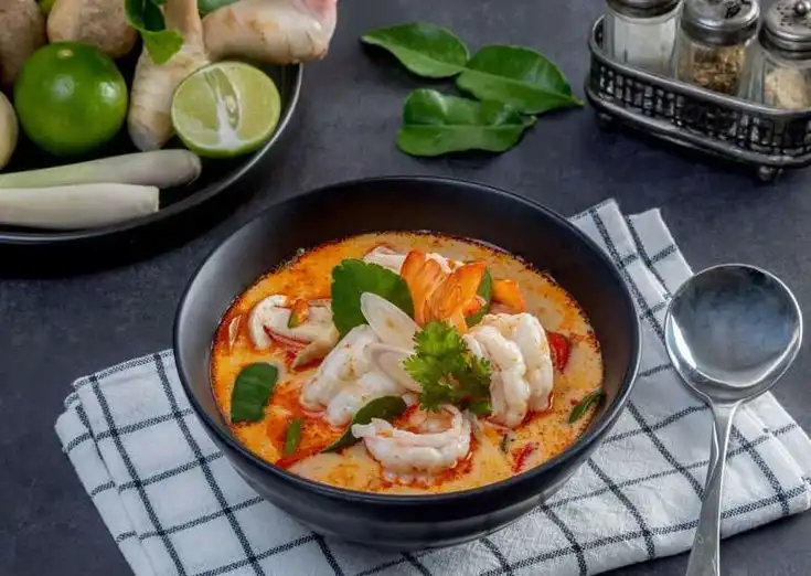 Kenapa Tom Yum Jadi Favorit di Indonesia? Temukan Alasannya!