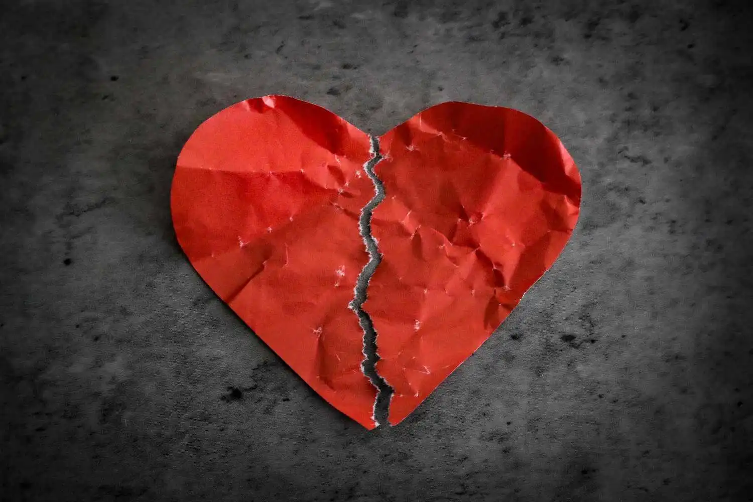 Cinta atau Konten? 5 Tanda Kamu Terjebak dalam Perilaku Love Bombing Digital