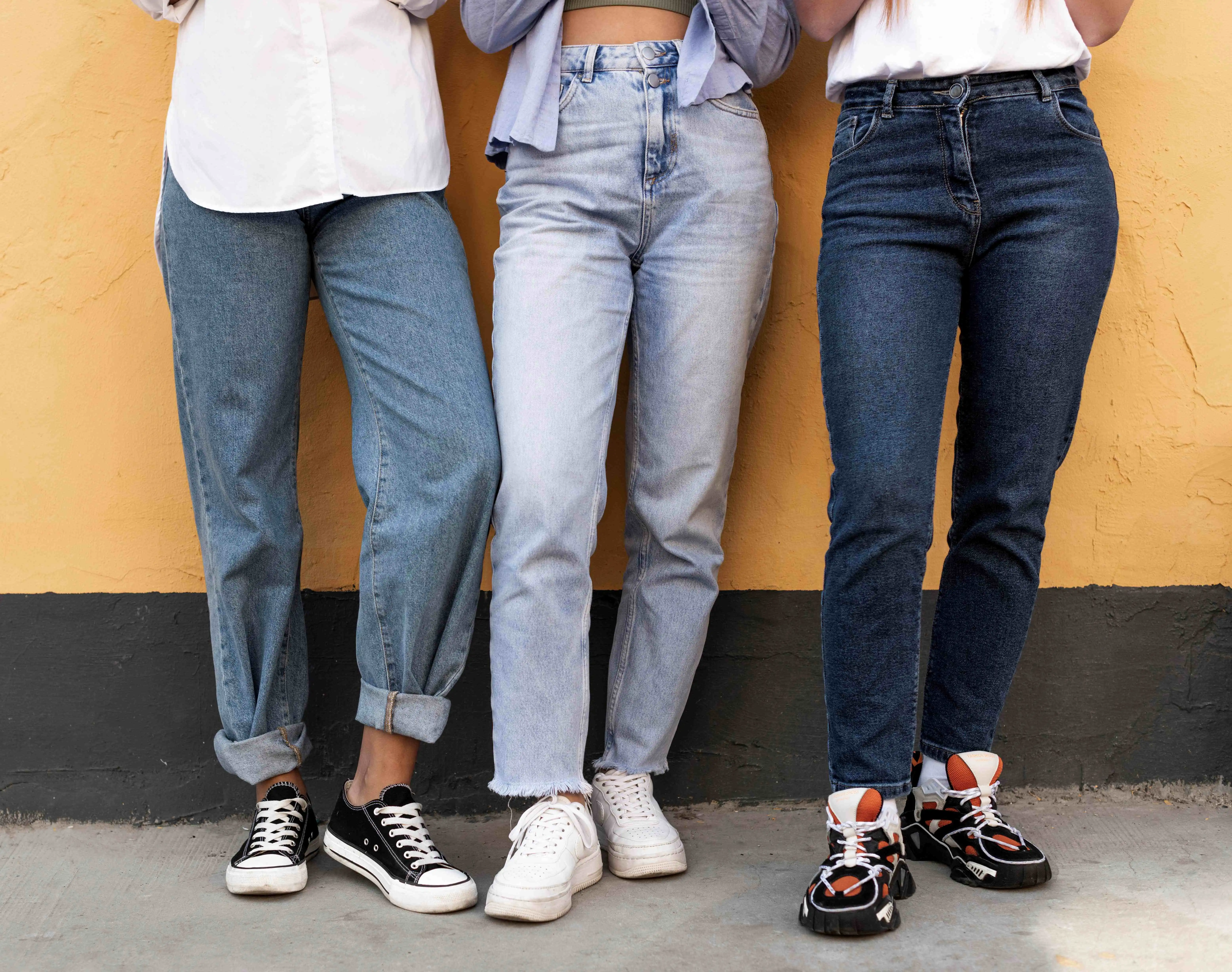 Era Skinny Jeans yang Telah Berakhir dan Jeans Lebar Kini Menguasai Jalanan