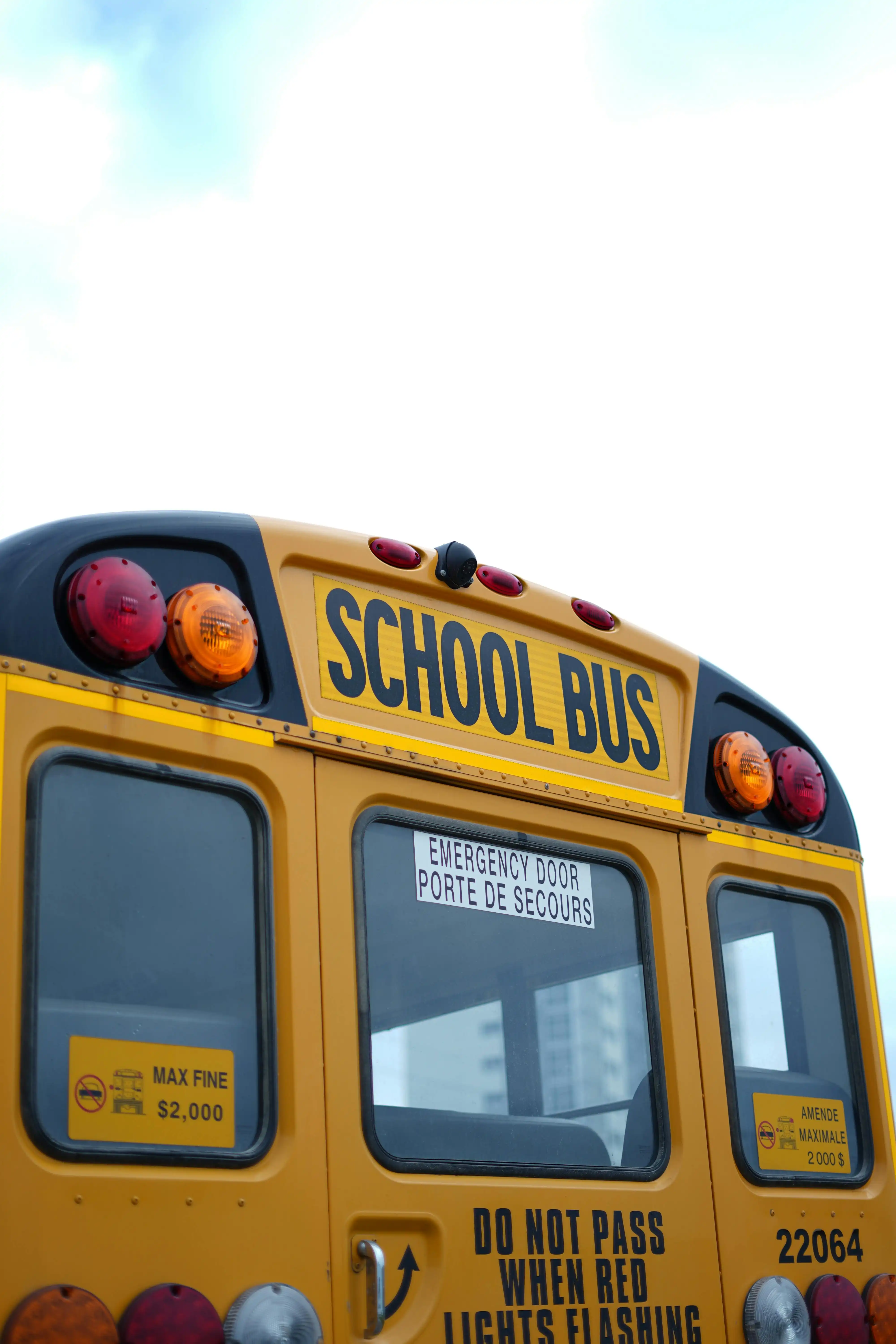 Kenapa Bus Sekolah Warna Kuning? Bukan Sekadar Estetika!