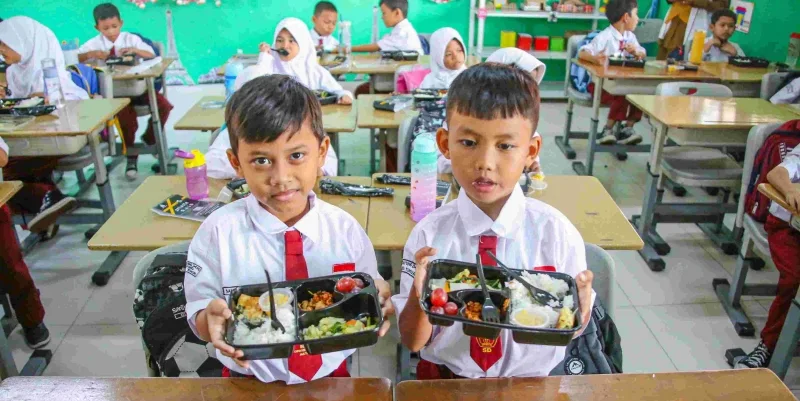 Jangan Sampai Perut Kenyang Tapi Otak "Busung Lapar": Membedah Prioritas Pendidikan Selain MBG