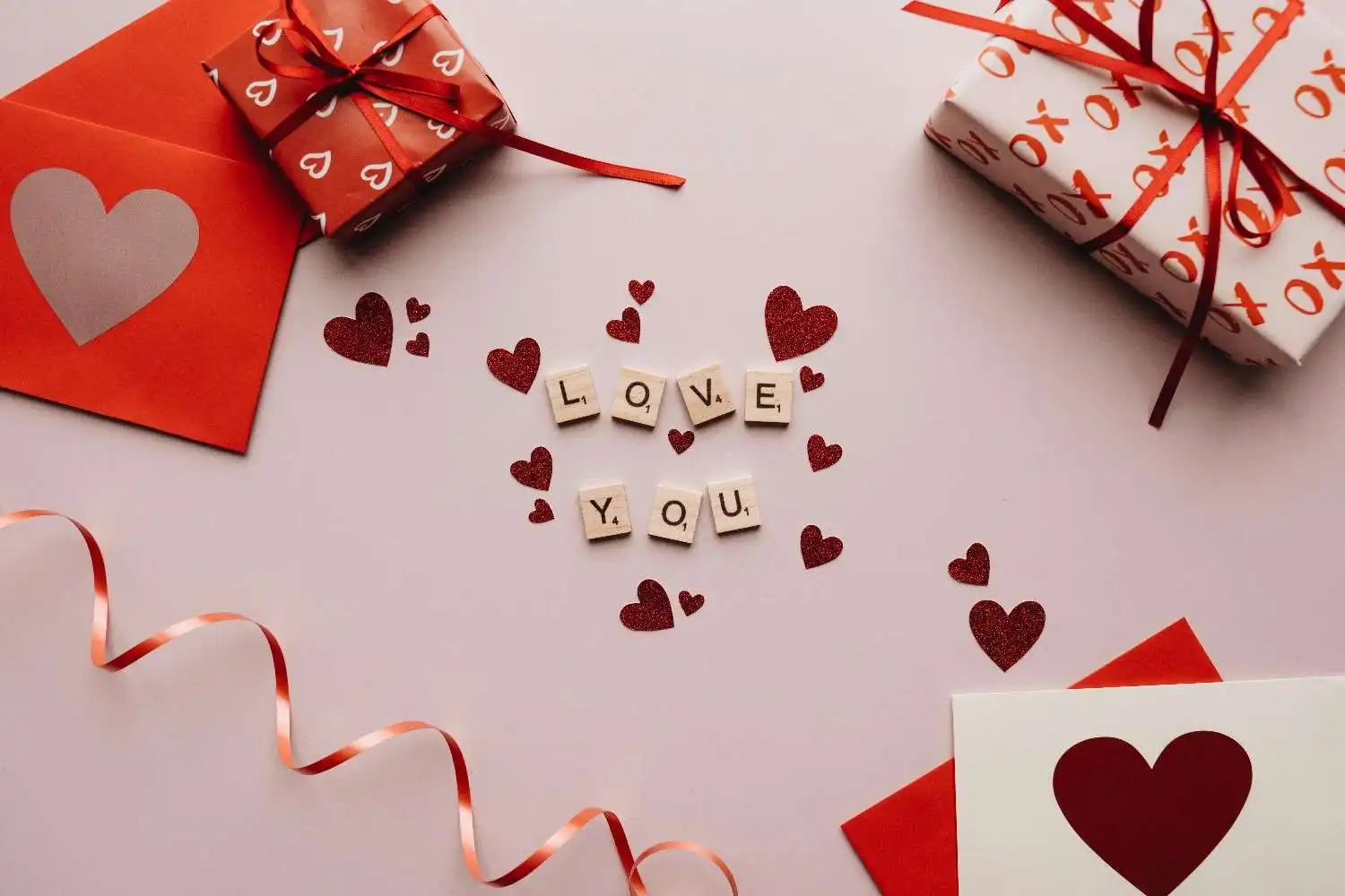Lupa Hari Valentine? 5 Ide Kado Kreatif yang Bisa Kamu Temukan di Minimarket