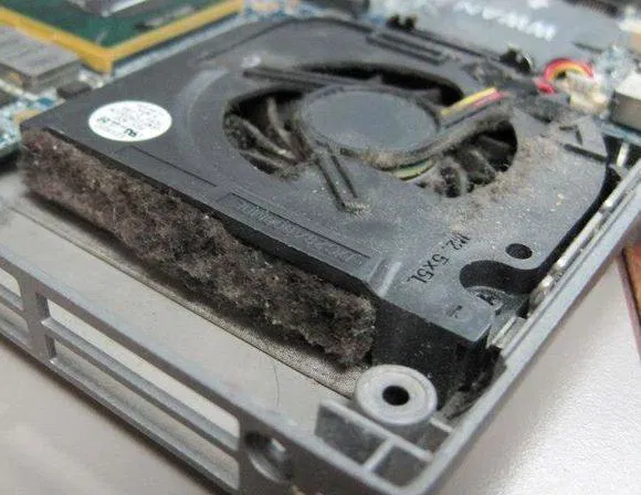 Mengapa Suara Kipas PC Berisik? Mungkin Heatsink Penuh Debu!