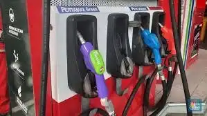 Antrean Panjang SPBU: Bensin Asli atau Oplosan?