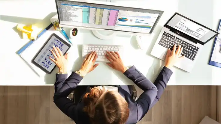 Multitasking: Ilusi Produktivitas yang Memeras Energi Otak