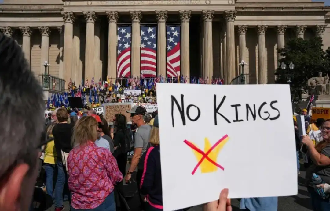 'No Kings!'Ketika Jutaan Warga AS Turun ke Jalan, Menolak 'Raja' dan Menggugat Status Quo: Cerita dari Demo 'No Kings!'