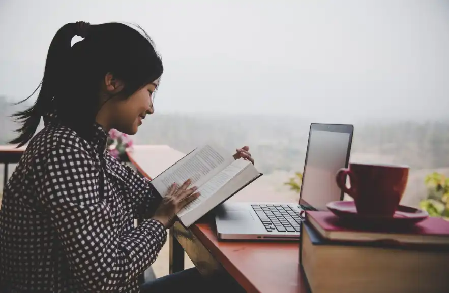 Belajar Sepanjang Hayat Kunci Agar Tidak Ditelan Zaman