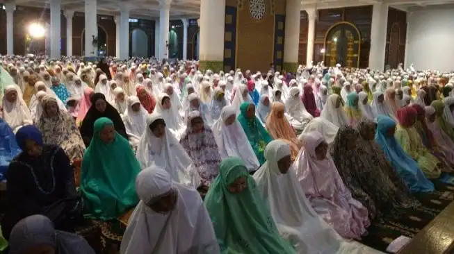 Cara Agar Mata Tetap Melek Saat Shalat Tarawih Berjamaah