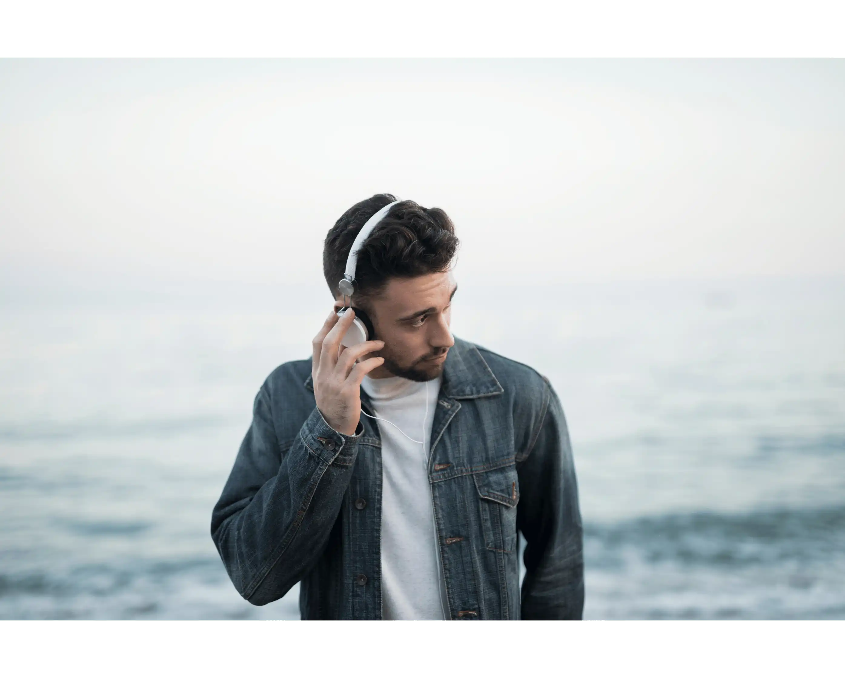 Kenapa Lagu-lagu Galau Selalu Laris Manis? Psikologi di Balik Musik Patah Hati