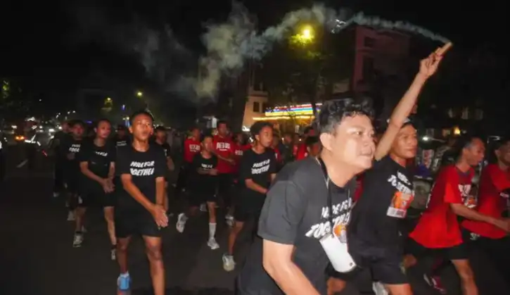 Ribuan Peserta GMS 2025 Penuhi Tugu Pahlawan: Dari Pejalan Hingga Ontelis