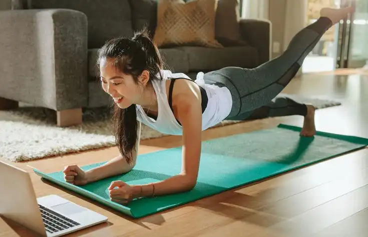 Masih Ngaku Nggak Punya Waktu Olahraga? Coba 5 Gerakan Ini di Kamar