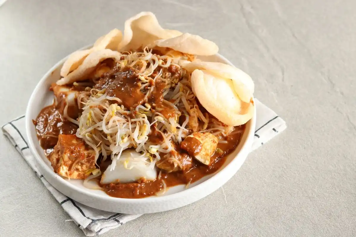 Ketupat Sisa Sekeras Bata? Olah Jadi Masakan Lezat Ini