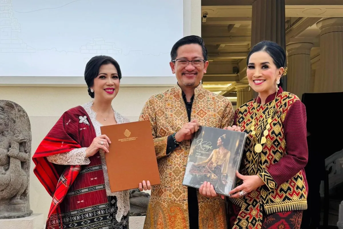 Kebaya Resmi Menggenggam Dunia: Sebuah Mandat Besar di Balik Sertifikat UNESCO