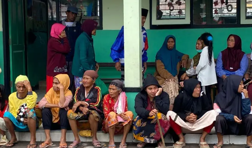 Erupsi Semeru, 100+ Warga Mengungsi di SDN Supiturang 4 Pronojiwo