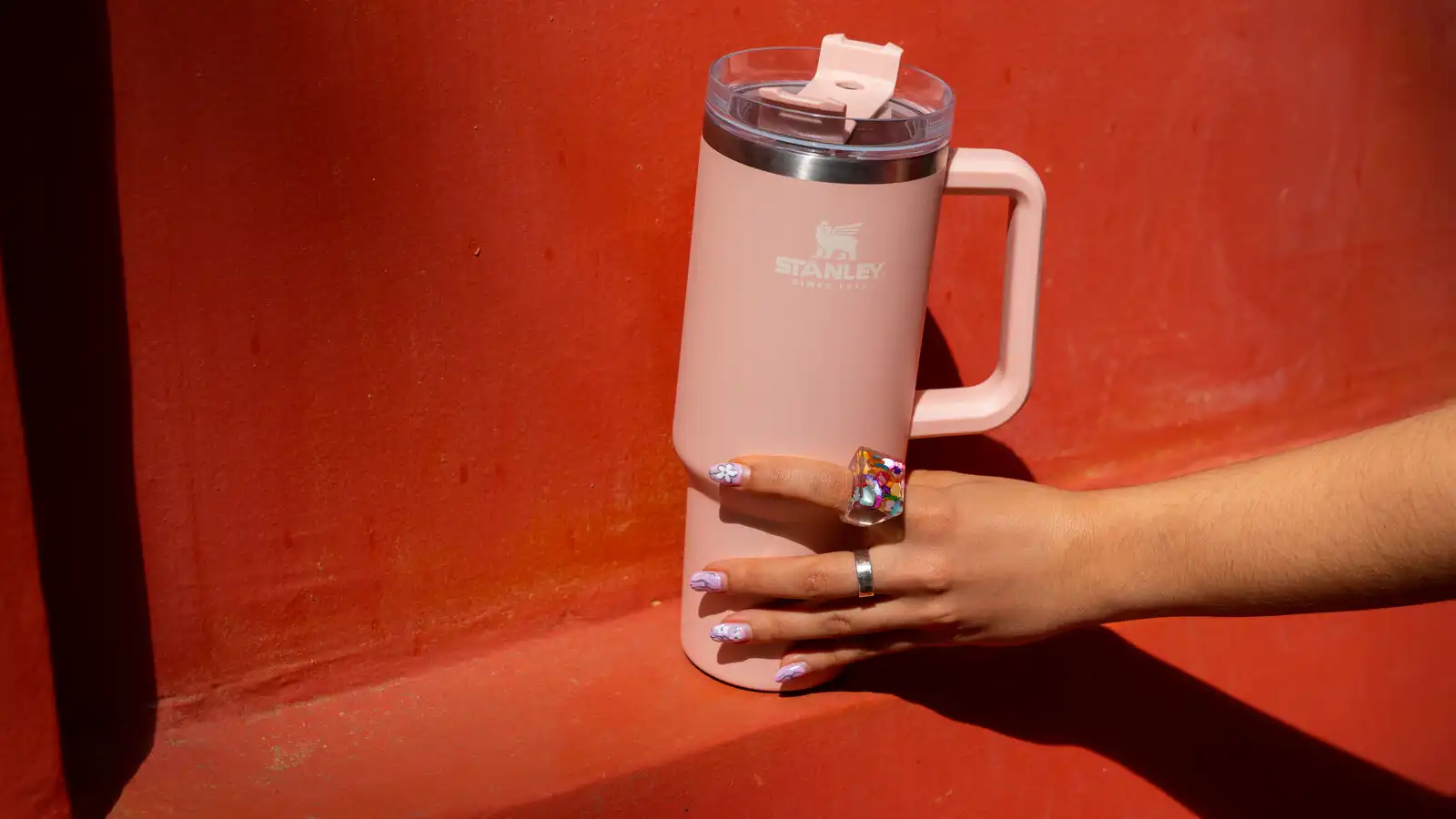 Keajaiban TikTok yang Mengubah Nasib Botol Stanley