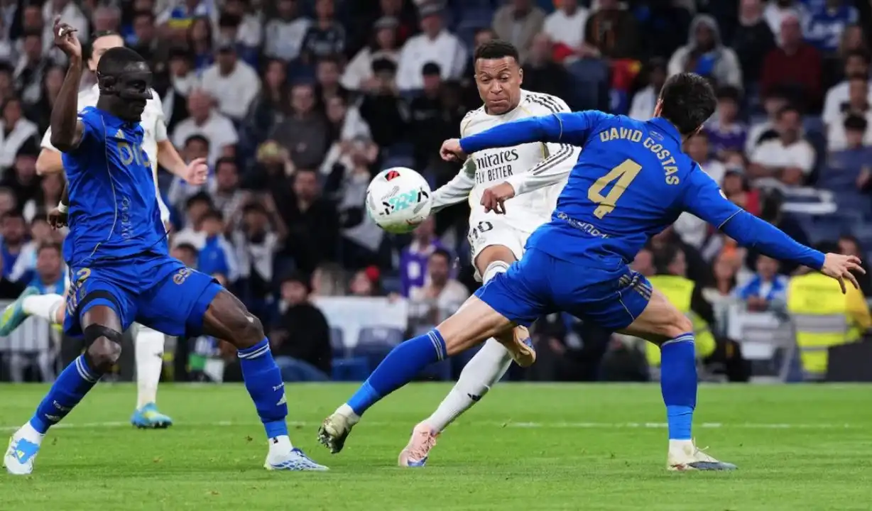 Bernabéu Berisik Bukan Karena Sorak Juara Saat Real Madrid Nyaris Dipermalukan Real Oviedo Hingga Gonzalo dan Bellingham Jadi Penyelamat