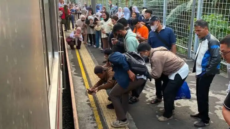 Ada Aroma Keputusasaan di Balik Siswa Tangsel Tertabrak KRL