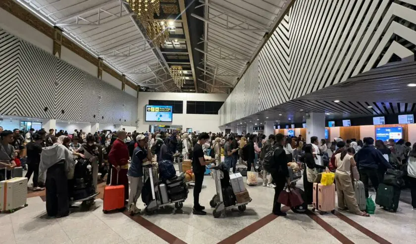 Ratusan Ribu Kisah Perjalanan di Bandara Juanda Akhir Tahun