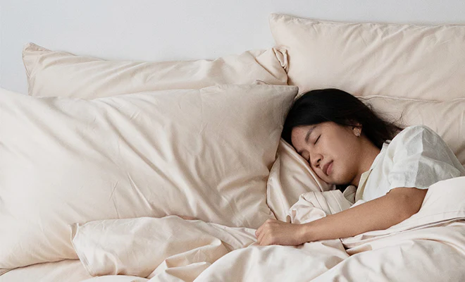 Sering Gatal Saat Tidur? Mungkin Sprei Kamu Penyebabnya
