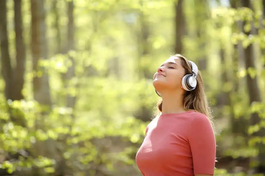 Manfaat Mendengarkan Musik di Pagi Hari untuk Memulai Aktivitas dengan Semangat