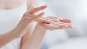 Penyebab Telapak Tangan Kasar dan Cara Mengatasinya