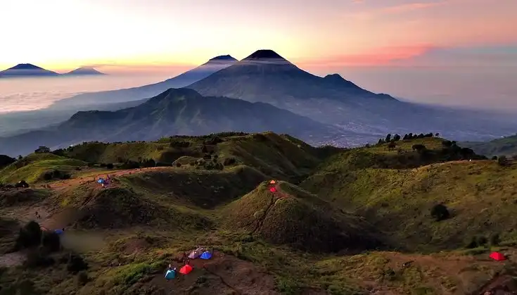 Mengapa Daerah Pegunungan Cenderung Lebih Dingin daripada Dataran Rendah? Ini Penjelasannya