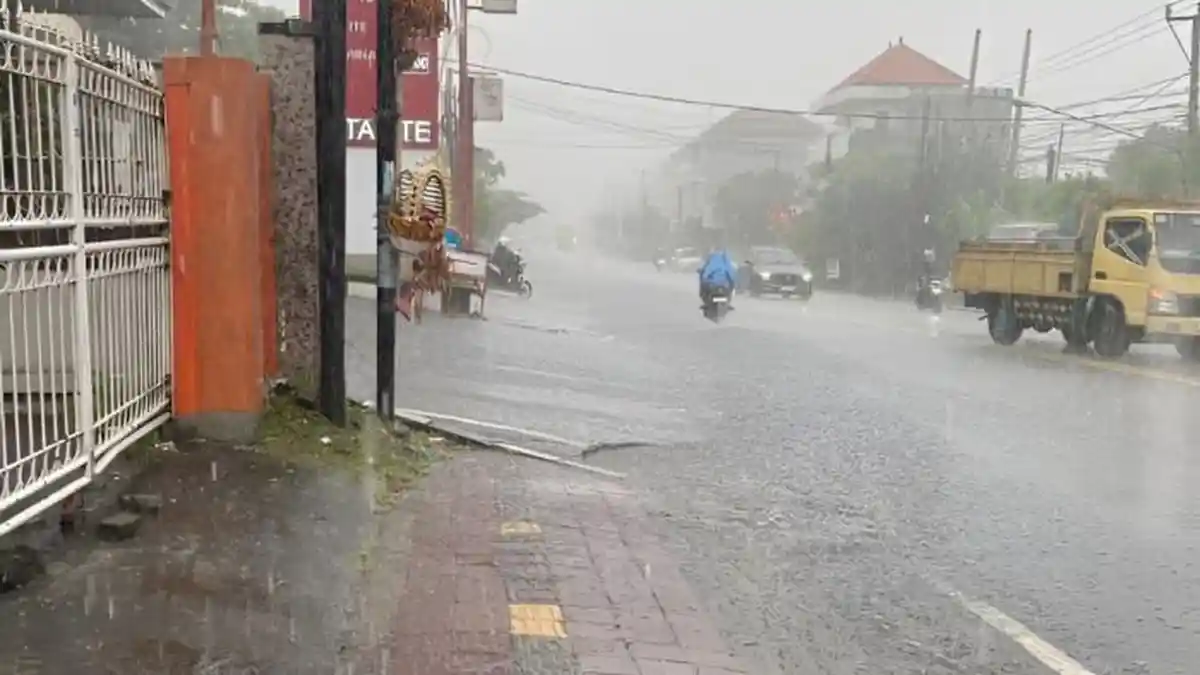 Prakiraan Cuaca Sumatera Senin 21 September 2026, Sejumlah Kota Besar Berpotensi Hujan Lebat